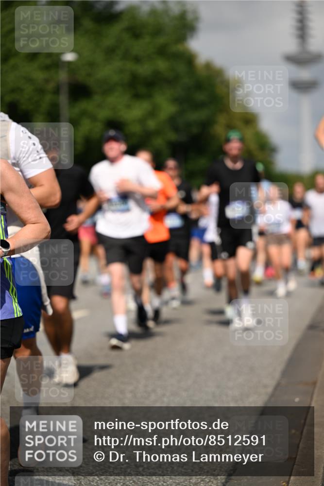 29.06.2025 - hella hamburg halbmarathon Dr. Thomas Lammeyer http://msf.ph/oto/8512591 29.06.2025 10:01:25 Kennedybrücke 1030, 1086, 1094, 1193, 1320, 1321, 1327, 1422, 1442, 2025, 2119, 2138, 2252, 2444, 2855, 2946, 3048, 3058, 3093, 3096, 3103, 3698, 3999, 4261, 4379, 4558, 5021, 5024, 5032, 5633, 5744, 5820, 5907, 6374, 6569, 6720, 6762, 6776, 6795, 6942, 7134, 7221, 7259, 7397, 7742, 7930, 7932, 7952, 7973, 8172, 8413, 8447, 8973, 9214, 9227, 9316, 9739, 9791, 9994, 10133, 10191, 10192, 10215, 10368, 10376, 10549, 10860, 11143, 11430 meine-sportfotos.de