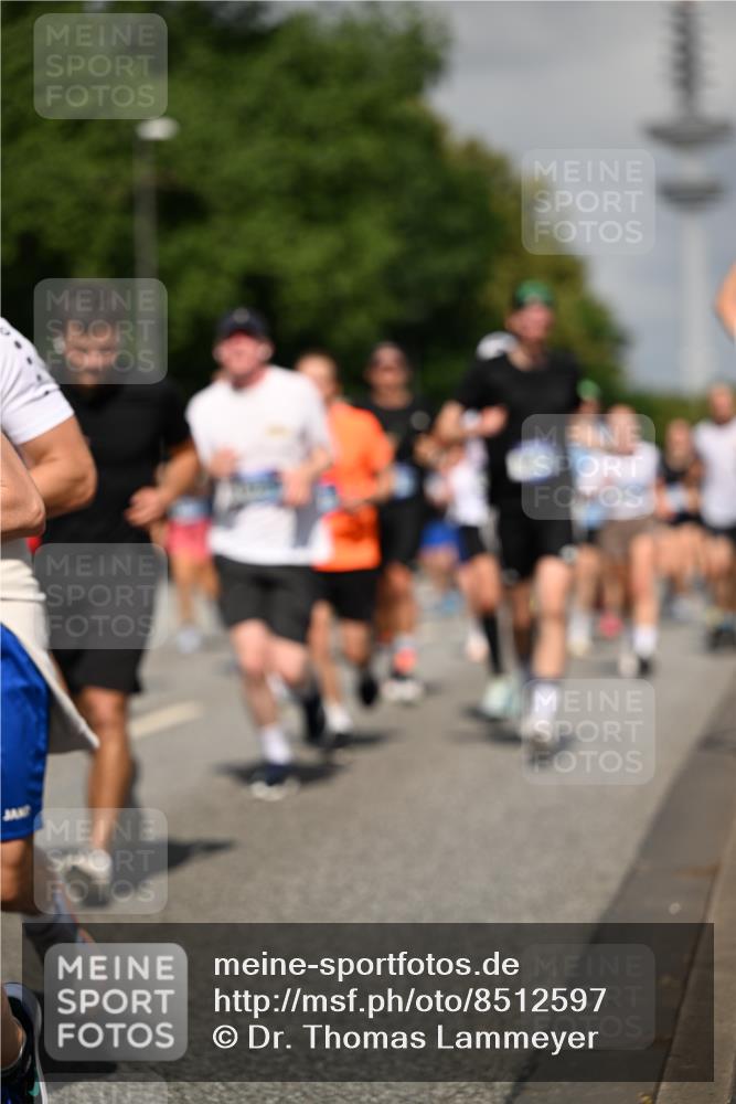 29.06.2025 - hella hamburg halbmarathon Dr. Thomas Lammeyer http://msf.ph/oto/8512597 29.06.2025 10:01:25 Kennedybrücke 1030, 1086, 1094, 1193, 1320, 1321, 1327, 1422, 1442, 2025, 2119, 2138, 2252, 2444, 2855, 2946, 3048, 3058, 3093, 3096, 3103, 3698, 3999, 4261, 4379, 4558, 5021, 5024, 5032, 5633, 5744, 5820, 5907, 6374, 6569, 6720, 6762, 6776, 6795, 6942, 7134, 7221, 7259, 7397, 7742, 7930, 7932, 7952, 7973, 8172, 8413, 8447, 8973, 9214, 9227, 9316, 9739, 9791, 9994, 10133, 10191, 10192, 10215, 10368, 10376, 10549, 10860, 11143, 11430 meine-sportfotos.de