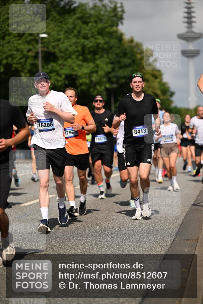 29.06.2025 - hella hamburg halbmarathon Dr. Thomas Lammeyer http://msf.ph/oto/8512607 29.06.2025 10:01:25 Kennedybrücke 1030, 1086, 1094, 1193, 1320, 1321, 1327, 1422, 1442, 2025, 2119, 2138, 2252, 2444, 2855, 2946, 3048, 3058, 3093, 3096, 3103, 3698, 3999, 4261, 4379, 4558, 5021, 5024, 5032, 5633, 5744, 5820, 5907, 6374, 6569, 6720, 6762, 6776, 6795, 6942, 7134, 7221, 7259, 7397, 7742, 7930, 7932, 7952, 7973, 8172, 8413, 8447, 8973, 9214, 9227, 9316, 9739, 9791, 9994, 10133, 10191, 10192, 10215, 10368, 10376, 10549, 10860, 11143, 11430 meine-sportfotos.de