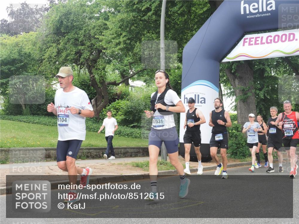 29.06.2025 - hella hamburg halbmarathon KatJ http://msf.ph/oto/8512615 29.06.2025 10:44:55 Zwischen KM18-KM19 2282, 2806, 2840, 2907, 5341, 6104, 6595, 7856 meine-sportfotos.de