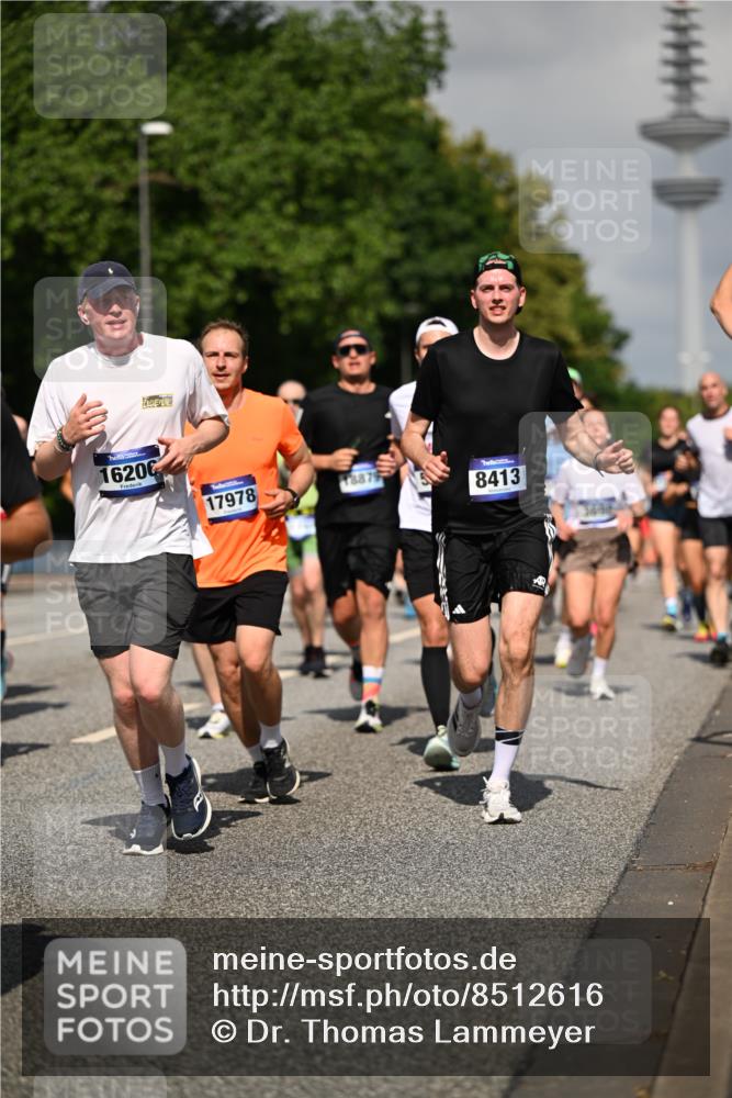 29.06.2025 - hella hamburg halbmarathon Dr. Thomas Lammeyer http://msf.ph/oto/8512616 29.06.2025 10:01:26 Kennedybrücke 1030, 1094, 1193, 1320, 1321, 1327, 1422, 1442, 2025, 2119, 2138, 2252, 2444, 2855, 2946, 3048, 3058, 3093, 3096, 3698, 3999, 4261, 4379, 5021, 5024, 5032, 5633, 5744, 5820, 5907, 6374, 6569, 6720, 6762, 6776, 6795, 6942, 7134, 7221, 7259, 7397, 7742, 7930, 7932, 7952, 7973, 8172, 8413, 8447, 8973, 9214, 9227, 9316, 9739, 9791, 9994, 10133, 10191, 10192, 10215, 10368, 10376, 10860, 11143, 11430 meine-sportfotos.de