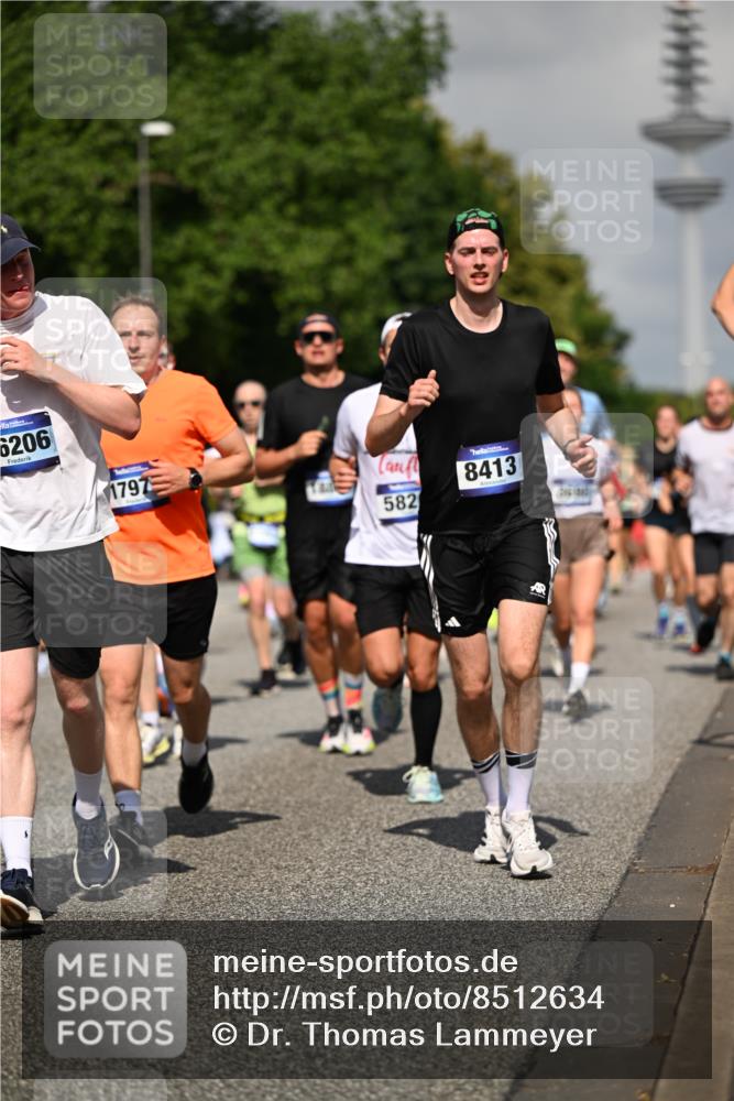 29.06.2025 - hella hamburg halbmarathon Dr. Thomas Lammeyer http://msf.ph/oto/8512634 29.06.2025 10:01:26 Kennedybrücke 1030, 1094, 1193, 1320, 1321, 1327, 1422, 1442, 2025, 2119, 2138, 2252, 2444, 2855, 2946, 3048, 3058, 3093, 3096, 3698, 3999, 4261, 4379, 5021, 5024, 5032, 5633, 5744, 5820, 5907, 6374, 6569, 6720, 6762, 6776, 6795, 6942, 7134, 7221, 7259, 7397, 7742, 7930, 7932, 7952, 7973, 8172, 8413, 8447, 8973, 9214, 9227, 9316, 9739, 9791, 9994, 10133, 10191, 10192, 10215, 10368, 10376, 10860, 11143, 11430 meine-sportfotos.de