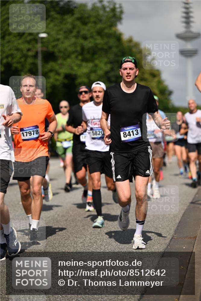 29.06.2025 - hella hamburg halbmarathon Dr. Thomas Lammeyer http://msf.ph/oto/8512642 29.06.2025 10:01:26 Kennedybrücke 1030, 1094, 1193, 1320, 1321, 1327, 1422, 1442, 2025, 2119, 2138, 2252, 2444, 2855, 2946, 3048, 3058, 3093, 3096, 3698, 3999, 4261, 4379, 5021, 5024, 5032, 5633, 5744, 5820, 5907, 6374, 6569, 6720, 6762, 6776, 6795, 6942, 7134, 7221, 7259, 7397, 7742, 7930, 7932, 7952, 7973, 8172, 8413, 8447, 8973, 9214, 9227, 9316, 9739, 9791, 9994, 10133, 10191, 10192, 10215, 10368, 10376, 10860, 11143, 11430 meine-sportfotos.de