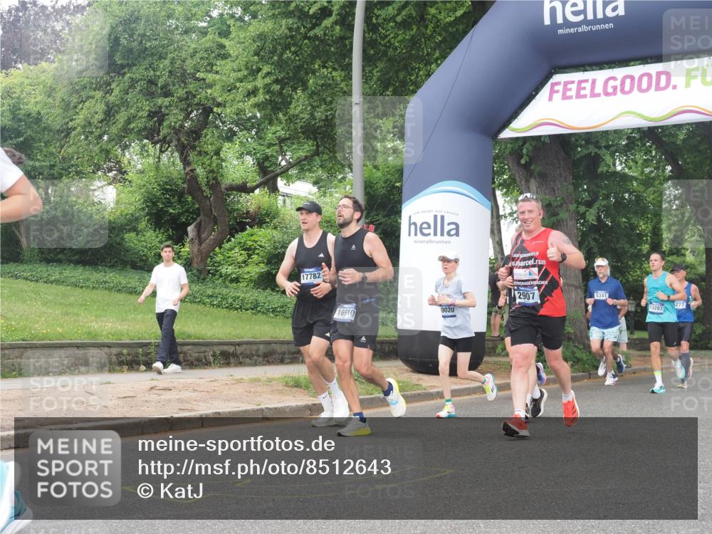 29.06.2025 - hella hamburg halbmarathon KatJ http://msf.ph/oto/8512643 29.06.2025 10:44:56 Zwischen KM18-KM19 2282, 2806, 2840, 2907, 3251, 5341, 6104, 7856 meine-sportfotos.de
