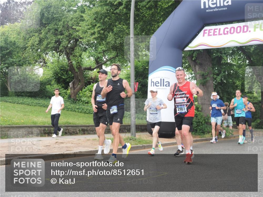 29.06.2025 - hella hamburg halbmarathon KatJ http://msf.ph/oto/8512651 29.06.2025 10:44:56 Zwischen KM18-KM19 2282, 2806, 2840, 2907, 3251, 5341, 6104, 7856 meine-sportfotos.de