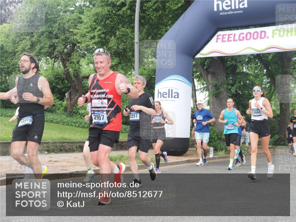 29.06.2025 - hella hamburg halbmarathon KatJ http://msf.ph/oto/8512677 29.06.2025 10:44:57 Zwischen KM18-KM19 2282, 2806, 2840, 2907, 3251, 4088, 5341, 6104, 7856 meine-sportfotos.de