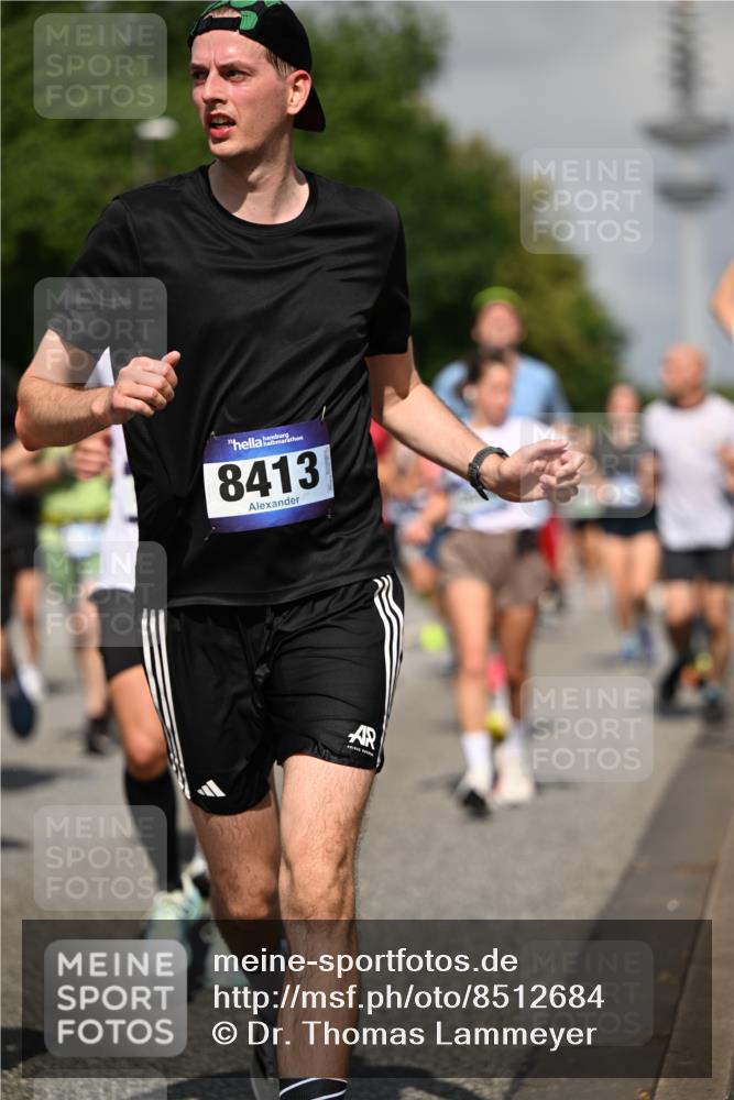 29.06.2025 - hella hamburg halbmarathon Dr. Thomas Lammeyer http://msf.ph/oto/8512684 29.06.2025 10:01:28 Kennedybrücke 1030, 1094, 1193, 1320, 1321, 1327, 1422, 1442, 2025, 2119, 2138, 2252, 2444, 2855, 2946, 3048, 3058, 3093, 3096, 3698, 3999, 4261, 4379, 5021, 5024, 5032, 5633, 5744, 5820, 5907, 6374, 6569, 6628, 6720, 6762, 6776, 6795, 6942, 7134, 7221, 7259, 7397, 7478, 7742, 7930, 7932, 7952, 7973, 8172, 8413, 8447, 8973, 9214, 9227, 9739, 9791, 9994, 10133, 10191, 10192, 10215, 10368, 10376, 10860, 11143, 11430 meine-sportfotos.de