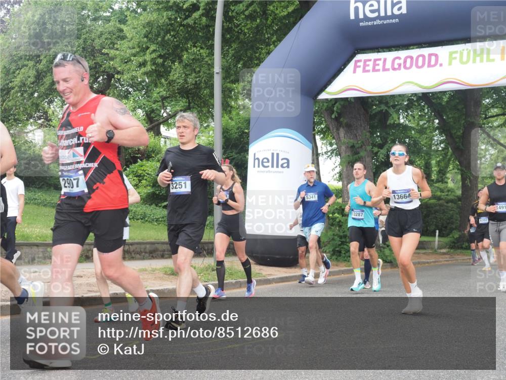 29.06.2025 - hella hamburg halbmarathon KatJ http://msf.ph/oto/8512686 29.06.2025 10:44:57 Zwischen KM18-KM19 2282, 2806, 2840, 2907, 3251, 4088, 5341, 6104, 7856 meine-sportfotos.de