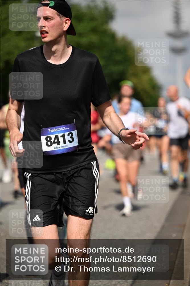 29.06.2025 - hella hamburg halbmarathon Dr. Thomas Lammeyer http://msf.ph/oto/8512690 29.06.2025 10:01:28 Kennedybrücke 1030, 1094, 1193, 1320, 1321, 1327, 1422, 1442, 2025, 2119, 2138, 2252, 2444, 2855, 2946, 3048, 3058, 3093, 3096, 3698, 3999, 4261, 4379, 5021, 5024, 5032, 5633, 5744, 5820, 5907, 6374, 6569, 6628, 6720, 6762, 6776, 6795, 6942, 7134, 7221, 7259, 7397, 7478, 7742, 7930, 7932, 7952, 7973, 8172, 8413, 8447, 8973, 9214, 9227, 9739, 9791, 9994, 10133, 10191, 10192, 10215, 10368, 10376, 10860, 11143, 11430 meine-sportfotos.de