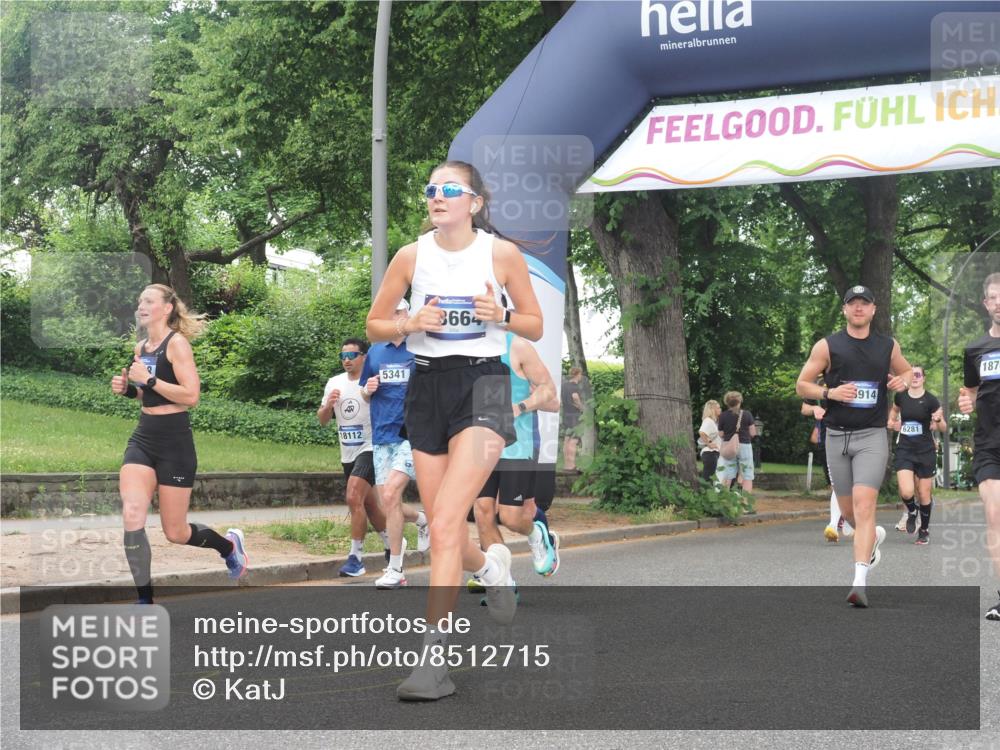 29.06.2025 - hella hamburg halbmarathon KatJ http://msf.ph/oto/8512715 29.06.2025 10:44:58 Zwischen KM18-KM19 1595, 2282, 2806, 2907, 3251, 4088, 5277, 5341, 6104, 6302, 7856 meine-sportfotos.de
