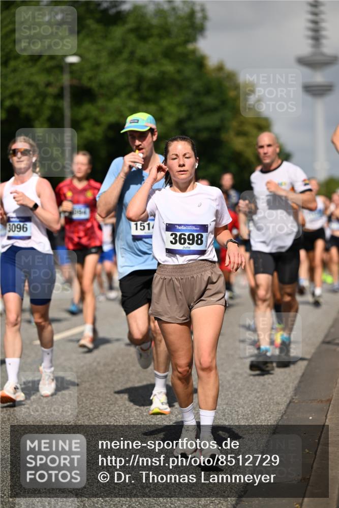 29.06.2025 - hella hamburg halbmarathon Dr. Thomas Lammeyer http://msf.ph/oto/8512729 29.06.2025 10:01:29 Kennedybrücke 1030, 1094, 1193, 1320, 1321, 1327, 1422, 2025, 2119, 2138, 2252, 2444, 2855, 2946, 3048, 3058, 3093, 3096, 3698, 3999, 4261, 4379, 5021, 5032, 5633, 5820, 5907, 6374, 6569, 6628, 6720, 6762, 6776, 6795, 6942, 7134, 7221, 7259, 7397, 7478, 7742, 7930, 7932, 7952, 7973, 8172, 8413, 8447, 8973, 9214, 9227, 9739, 9791, 9994, 10133, 10191, 10192, 10215, 10368, 10376, 10860, 11143, 11430 meine-sportfotos.de
