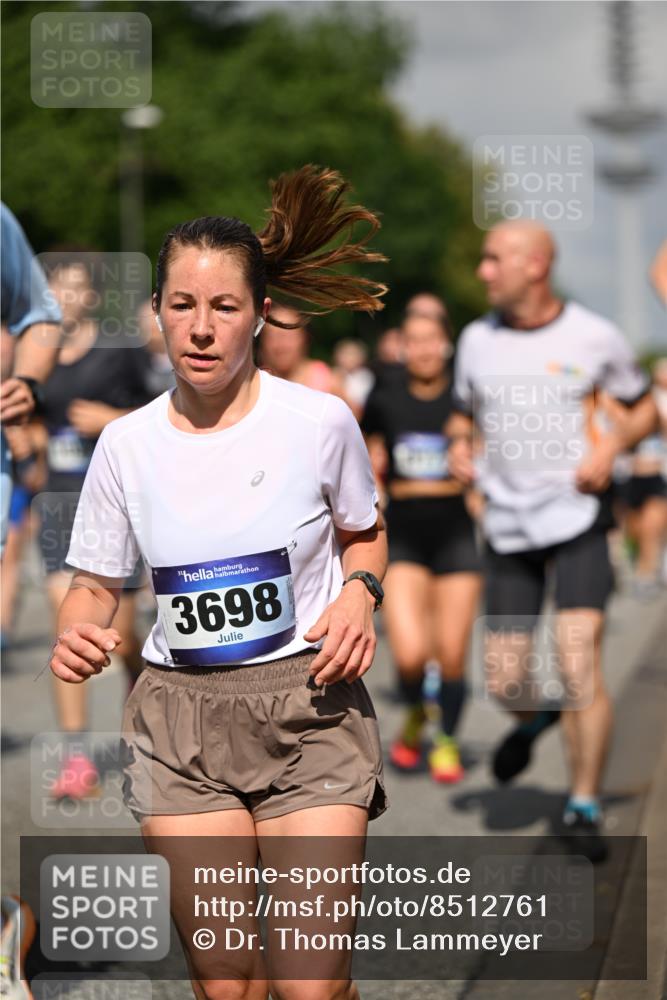 29.06.2025 - hella hamburg halbmarathon Dr. Thomas Lammeyer http://msf.ph/oto/8512761 29.06.2025 10:01:31 Kennedybrücke 1030, 1094, 1193, 1320, 1321, 1327, 1422, 1870, 2025, 2119, 2138, 2252, 2397, 2444, 2855, 2946, 3048, 3058, 3093, 3096, 3698, 3999, 4379, 5021, 5032, 5633, 5820, 5907, 6374, 6569, 6628, 6720, 6776, 6942, 7134, 7221, 7259, 7397, 7478, 7594, 7742, 7930, 7932, 7952, 7973, 8172, 8176, 8413, 8973, 9214, 9227, 9739, 9791, 9994, 10133, 10191, 10192, 10215, 10368, 10376, 10860, 11143, 11430 meine-sportfotos.de