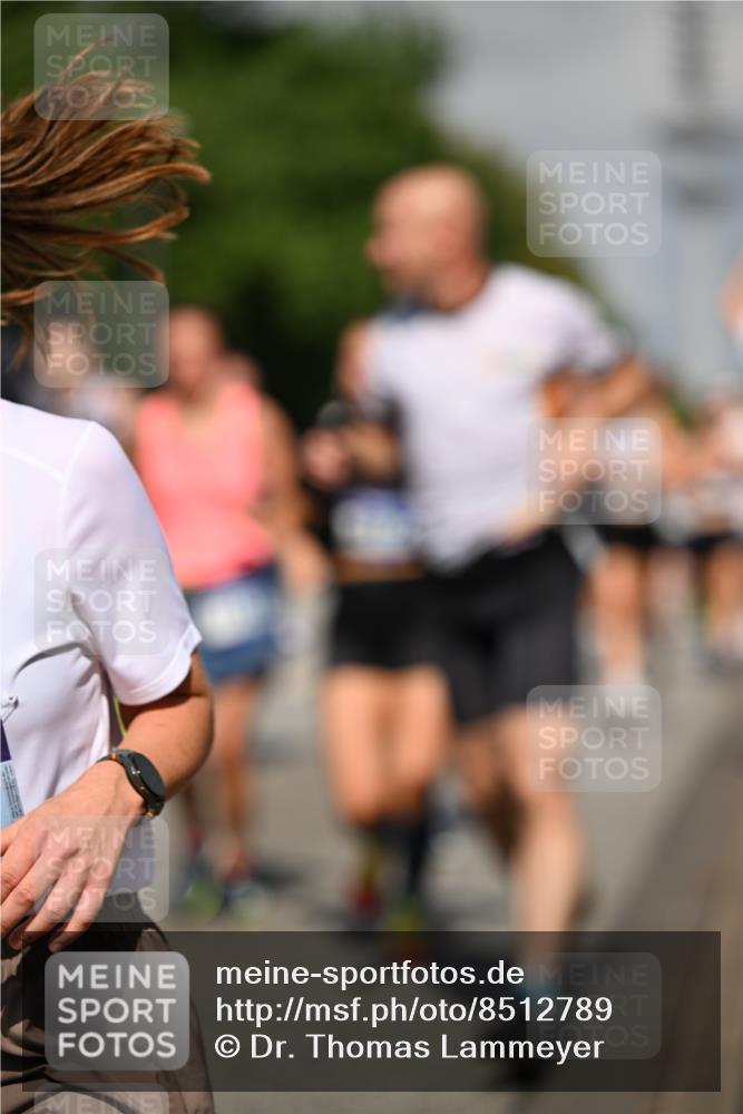 29.06.2025 - hella hamburg halbmarathon Dr. Thomas Lammeyer http://msf.ph/oto/8512789 29.06.2025 10:01:31 Kennedybrücke 1030, 1094, 1193, 1320, 1321, 1327, 1422, 1870, 2025, 2119, 2138, 2252, 2397, 2444, 2855, 2946, 3048, 3058, 3093, 3096, 3698, 3999, 4379, 5021, 5032, 5633, 5820, 5907, 6374, 6569, 6628, 6720, 6776, 6942, 7134, 7221, 7259, 7397, 7478, 7594, 7742, 7930, 7932, 7952, 7973, 8172, 8176, 8413, 8973, 9214, 9227, 9739, 9791, 9994, 10133, 10191, 10192, 10215, 10368, 10376, 10860, 11143, 11430 meine-sportfotos.de