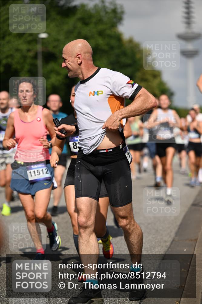 29.06.2025 - hella hamburg halbmarathon Dr. Thomas Lammeyer http://msf.ph/oto/8512794 29.06.2025 10:01:32 Kennedybrücke 1030, 1094, 1193, 1320, 1321, 1335, 1422, 1870, 2025, 2138, 2252, 2397, 2444, 2855, 2946, 3048, 3058, 3093, 3096, 3698, 3999, 4379, 5021, 5032, 5633, 5820, 5907, 6374, 6569, 6628, 6720, 6776, 6942, 7134, 7221, 7259, 7397, 7478, 7594, 7742, 7930, 7932, 7952, 7973, 8172, 8176, 8413, 8689, 8973, 9214, 9227, 9739, 9791, 9994, 10133, 10191, 10192, 10215, 10368, 10376, 10860, 11143, 11430 meine-sportfotos.de
