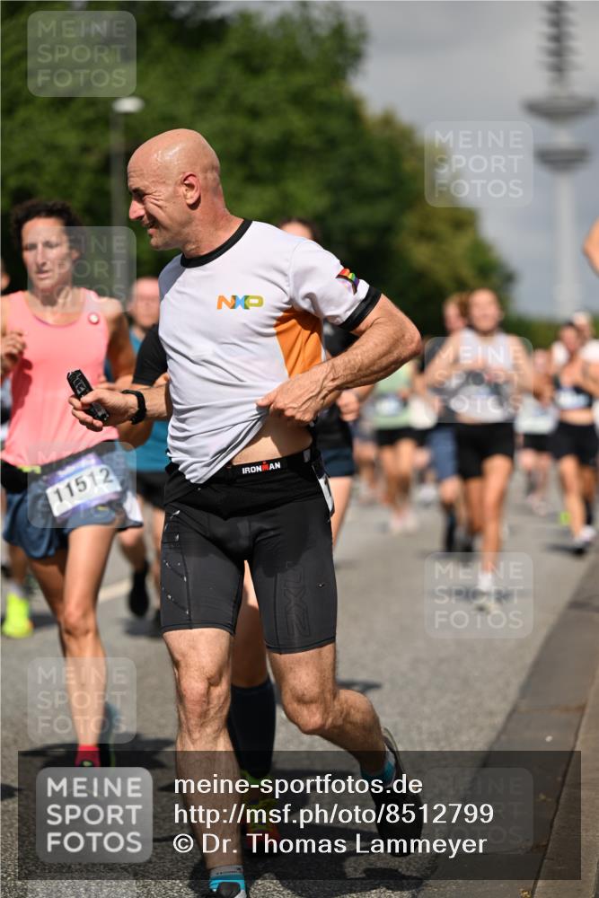 29.06.2025 - hella hamburg halbmarathon Dr. Thomas Lammeyer http://msf.ph/oto/8512799 29.06.2025 10:01:32 Kennedybrücke 1030, 1094, 1193, 1320, 1321, 1335, 1422, 1870, 2025, 2138, 2252, 2397, 2444, 2855, 2946, 3048, 3058, 3093, 3096, 3698, 3999, 4379, 5021, 5032, 5633, 5820, 5907, 6374, 6569, 6628, 6720, 6776, 6942, 7134, 7221, 7259, 7397, 7478, 7594, 7742, 7930, 7932, 7952, 7973, 8172, 8176, 8413, 8689, 8973, 9214, 9227, 9739, 9791, 9994, 10133, 10191, 10192, 10215, 10368, 10376, 10860, 11143, 11430 meine-sportfotos.de