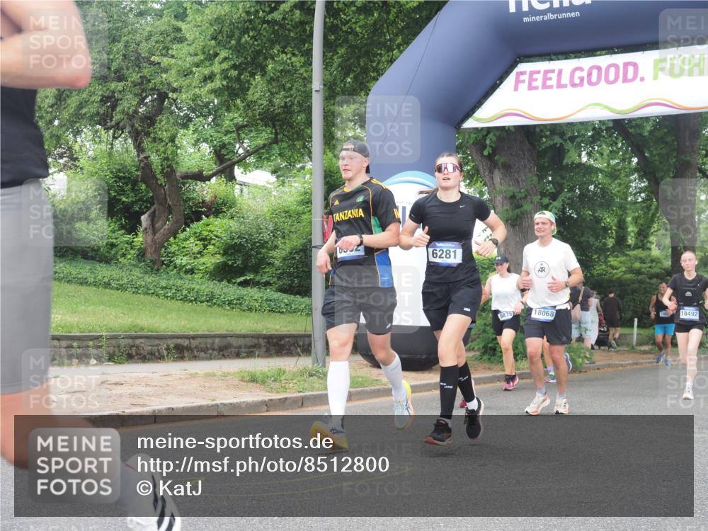 29.06.2025 - hella hamburg halbmarathon KatJ http://msf.ph/oto/8512800 29.06.2025 10:45:01 Zwischen KM18-KM19 1595, 2907, 3251, 4088, 5277, 5341, 6104, 6281, 6302 meine-sportfotos.de