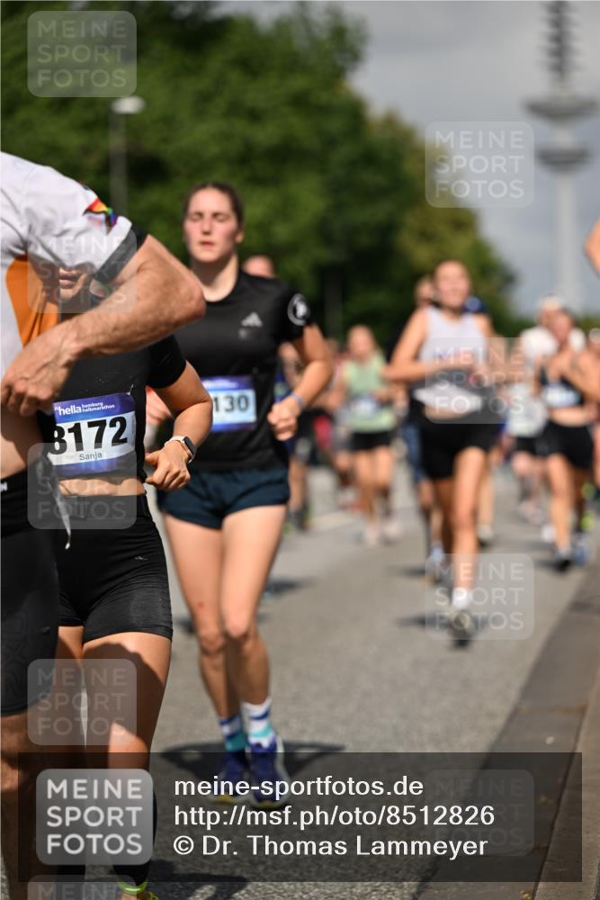 29.06.2025 - hella hamburg halbmarathon Dr. Thomas Lammeyer http://msf.ph/oto/8512826 29.06.2025 10:01:33 Kennedybrücke 1030, 1094, 1193, 1258, 1320, 1321, 1335, 1422, 1870, 2025, 2138, 2252, 2397, 2444, 2855, 2946, 3048, 3058, 3093, 3096, 3698, 3999, 4379, 4986, 5021, 5032, 5633, 5820, 5907, 6374, 6569, 6628, 6720, 6776, 6942, 7134, 7221, 7397, 7478, 7594, 7724, 7742, 7930, 7932, 7952, 7973, 8172, 8176, 8413, 8689, 8973, 9214, 9227, 9739, 9791, 9994, 10133, 10191, 10192, 10215, 10368, 10376, 10860, 11143, 11430 meine-sportfotos.de