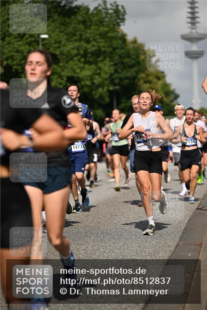 29.06.2025 - hella hamburg halbmarathon Dr. Thomas Lammeyer http://msf.ph/oto/8512837 29.06.2025 10:01:33 Kennedybrücke 1030, 1094, 1193, 1258, 1320, 1321, 1335, 1422, 1870, 2025, 2138, 2252, 2397, 2444, 2855, 2946, 3048, 3058, 3093, 3096, 3698, 3999, 4379, 4986, 5021, 5032, 5633, 5820, 5907, 6374, 6569, 6628, 6720, 6776, 6942, 7134, 7221, 7397, 7478, 7594, 7724, 7742, 7930, 7932, 7952, 7973, 8172, 8176, 8413, 8689, 8973, 9214, 9227, 9739, 9791, 9994, 10133, 10191, 10192, 10215, 10368, 10376, 10860, 11143, 11430 meine-sportfotos.de