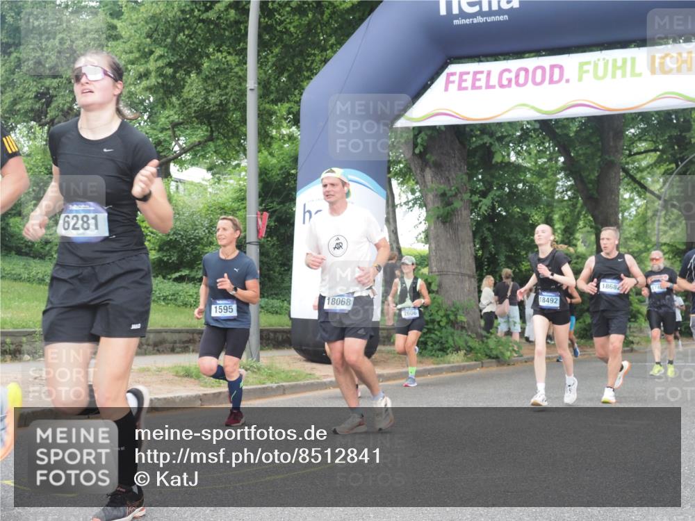 29.06.2025 - hella hamburg halbmarathon KatJ http://msf.ph/oto/8512841 29.06.2025 10:45:02 Zwischen KM18-KM19 1595, 3251, 4088, 5277, 5341, 6281, 6302 meine-sportfotos.de