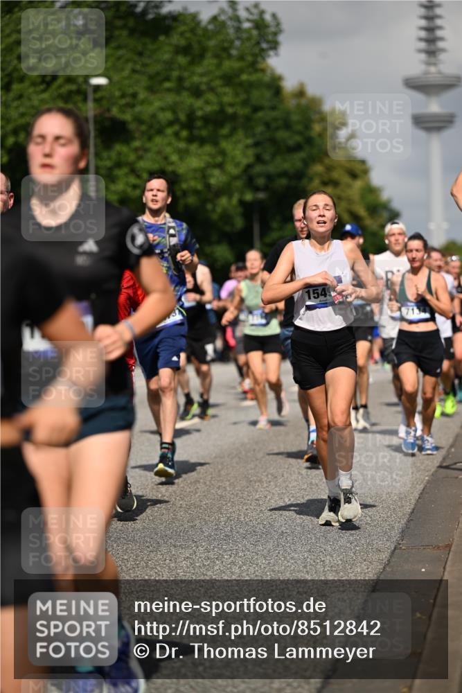 29.06.2025 - hella hamburg halbmarathon Dr. Thomas Lammeyer http://msf.ph/oto/8512842 29.06.2025 10:01:33 Kennedybrücke 1030, 1094, 1193, 1258, 1320, 1321, 1335, 1422, 1870, 2025, 2138, 2252, 2397, 2444, 2855, 2946, 3048, 3058, 3093, 3096, 3698, 3999, 4379, 4986, 5021, 5032, 5633, 5820, 5907, 6374, 6569, 6628, 6720, 6776, 6942, 7134, 7221, 7397, 7478, 7594, 7724, 7742, 7930, 7932, 7952, 7973, 8172, 8176, 8413, 8689, 8973, 9214, 9227, 9739, 9791, 9994, 10133, 10191, 10192, 10215, 10368, 10376, 10860, 11143, 11430 meine-sportfotos.de