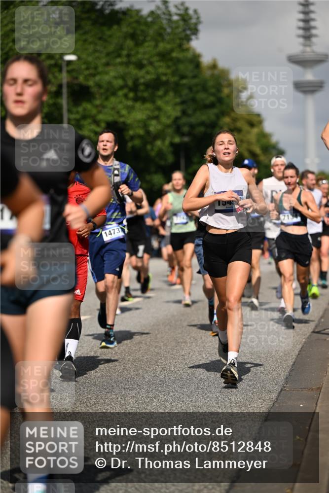 29.06.2025 - hella hamburg halbmarathon Dr. Thomas Lammeyer http://msf.ph/oto/8512848 29.06.2025 10:01:33 Kennedybrücke 1030, 1094, 1193, 1258, 1320, 1321, 1335, 1422, 1870, 2025, 2138, 2252, 2397, 2444, 2855, 2946, 3048, 3058, 3093, 3096, 3698, 3999, 4379, 4986, 5021, 5032, 5633, 5820, 5907, 6374, 6569, 6628, 6720, 6776, 6942, 7134, 7221, 7397, 7478, 7594, 7724, 7742, 7930, 7932, 7952, 7973, 8172, 8176, 8413, 8689, 8973, 9214, 9227, 9739, 9791, 9994, 10133, 10191, 10192, 10215, 10368, 10376, 10860, 11143, 11430 meine-sportfotos.de