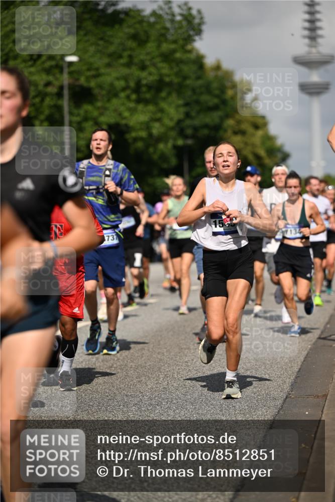 29.06.2025 - hella hamburg halbmarathon Dr. Thomas Lammeyer http://msf.ph/oto/8512851 29.06.2025 10:01:33 Kennedybrücke 1030, 1094, 1193, 1258, 1320, 1321, 1335, 1422, 1870, 2025, 2138, 2252, 2397, 2444, 2855, 2946, 3048, 3058, 3093, 3096, 3698, 3999, 4379, 4986, 5021, 5032, 5633, 5820, 5907, 6374, 6569, 6628, 6720, 6776, 6942, 7134, 7221, 7397, 7478, 7594, 7724, 7742, 7930, 7932, 7952, 7973, 8172, 8176, 8413, 8689, 8973, 9214, 9227, 9739, 9791, 9994, 10133, 10191, 10192, 10215, 10368, 10376, 10860, 11143, 11430 meine-sportfotos.de