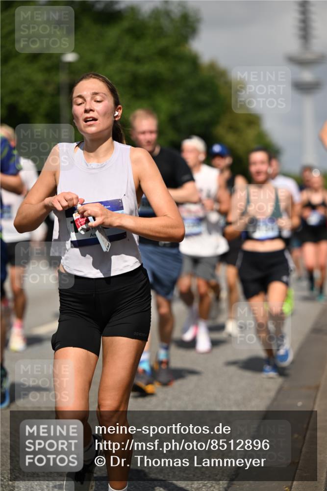 29.06.2025 - hella hamburg halbmarathon Dr. Thomas Lammeyer http://msf.ph/oto/8512896 29.06.2025 10:01:35 Kennedybrücke 1030, 1094, 1193, 1258, 1320, 1321, 1335, 1422, 1870, 2025, 2138, 2252, 2397, 2444, 2946, 3048, 3058, 3096, 3698, 3999, 4379, 4986, 5021, 5032, 5633, 5820, 5907, 6356, 6374, 6569, 6628, 6720, 6776, 6942, 7134, 7221, 7478, 7594, 7646, 7724, 7742, 7930, 7932, 7952, 7973, 8172, 8176, 8413, 8689, 8973, 9214, 9227, 9739, 9791, 9994, 10215, 10368, 10376, 10860, 11143, 11430 meine-sportfotos.de
