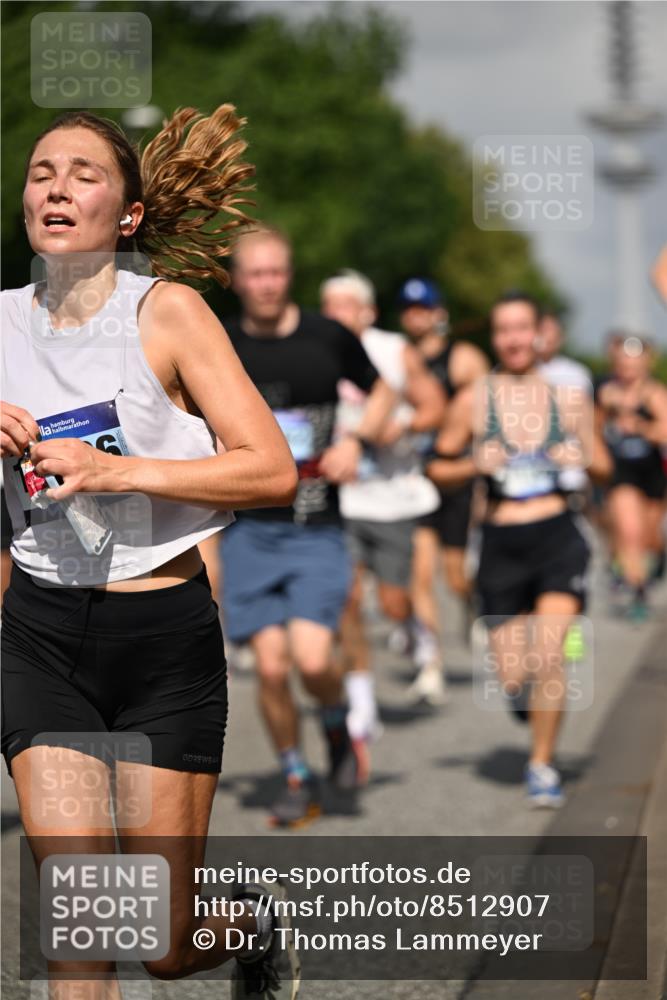 29.06.2025 - hella hamburg halbmarathon Dr. Thomas Lammeyer http://msf.ph/oto/8512907 29.06.2025 10:01:35 Kennedybrücke 1030, 1094, 1193, 1258, 1320, 1321, 1335, 1422, 1870, 2025, 2138, 2252, 2397, 2444, 2946, 3048, 3058, 3096, 3698, 3999, 4379, 4986, 5021, 5032, 5633, 5820, 5907, 6356, 6374, 6569, 6628, 6720, 6776, 6942, 7134, 7221, 7478, 7594, 7646, 7724, 7742, 7930, 7932, 7952, 7973, 8172, 8176, 8413, 8689, 8973, 9214, 9227, 9739, 9791, 9994, 10215, 10368, 10376, 10860, 11143, 11430 meine-sportfotos.de