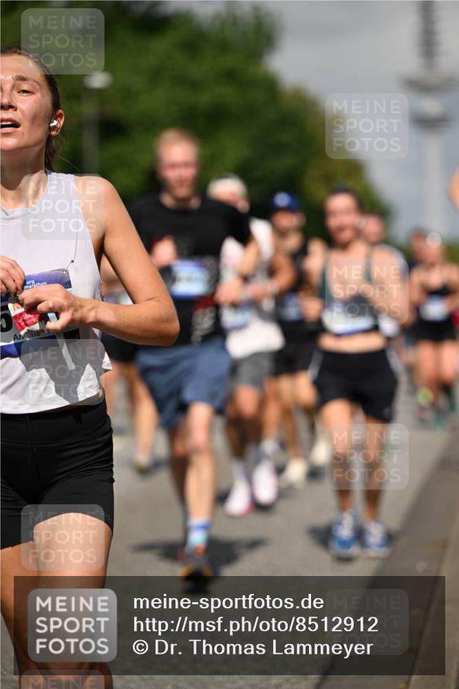 29.06.2025 - hella hamburg halbmarathon Dr. Thomas Lammeyer http://msf.ph/oto/8512912 29.06.2025 10:01:35 Kennedybrücke 1030, 1094, 1193, 1258, 1320, 1321, 1335, 1422, 1870, 2025, 2138, 2252, 2397, 2444, 2946, 3048, 3058, 3096, 3698, 3999, 4379, 4986, 5021, 5032, 5633, 5820, 5907, 6356, 6374, 6569, 6628, 6720, 6776, 6942, 7134, 7221, 7478, 7594, 7646, 7724, 7742, 7930, 7932, 7952, 7973, 8172, 8176, 8413, 8689, 8973, 9214, 9227, 9739, 9791, 9994, 10215, 10368, 10376, 10860, 11143, 11430 meine-sportfotos.de