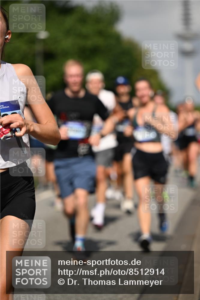 29.06.2025 - hella hamburg halbmarathon Dr. Thomas Lammeyer http://msf.ph/oto/8512914 29.06.2025 10:01:36 Kennedybrücke 1030, 1094, 1193, 1258, 1320, 1321, 1335, 1422, 1870, 2138, 2252, 2397, 2444, 2946, 3048, 3058, 3096, 3698, 3999, 4379, 4986, 5021, 5032, 5633, 5672, 5820, 5907, 6356, 6374, 6569, 6628, 6720, 6776, 7134, 7221, 7478, 7594, 7646, 7724, 7742, 7930, 7932, 7952, 7973, 8172, 8176, 8413, 8689, 8973, 9214, 9227, 9739, 9791, 9994, 10368, 10376, 10860, 11143, 11430 meine-sportfotos.de