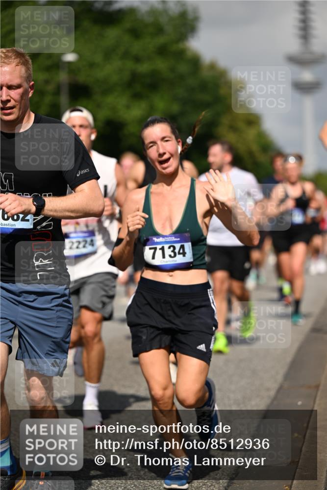 29.06.2025 - hella hamburg halbmarathon Dr. Thomas Lammeyer http://msf.ph/oto/8512936 29.06.2025 10:01:36 Kennedybrücke 1030, 1094, 1193, 1258, 1320, 1321, 1335, 1422, 1870, 2138, 2252, 2397, 2444, 2946, 3048, 3058, 3096, 3698, 3999, 4379, 4986, 5021, 5032, 5633, 5672, 5820, 5907, 6356, 6374, 6569, 6628, 6720, 6776, 7134, 7221, 7478, 7594, 7646, 7724, 7742, 7930, 7932, 7952, 7973, 8172, 8176, 8413, 8689, 8973, 9214, 9227, 9739, 9791, 9994, 10368, 10376, 10860, 11143, 11430 meine-sportfotos.de