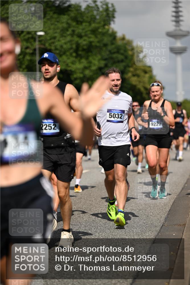 29.06.2025 - hella hamburg halbmarathon Dr. Thomas Lammeyer http://msf.ph/oto/8512956 29.06.2025 10:01:37 Kennedybrücke 1094, 1193, 1258, 1320, 1321, 1335, 1422, 1870, 2138, 2252, 2397, 2444, 2448, 2946, 3048, 3058, 3096, 3698, 3999, 4379, 4986, 5021, 5032, 5633, 5672, 5820, 5907, 6356, 6374, 6569, 6628, 6720, 6776, 7134, 7221, 7478, 7594, 7646, 7724, 7742, 7930, 7952, 7973, 8172, 8176, 8413, 8689, 8973, 9145, 9214, 9227, 9739, 9791, 9994, 10368, 10376, 10860, 11143, 11430 meine-sportfotos.de