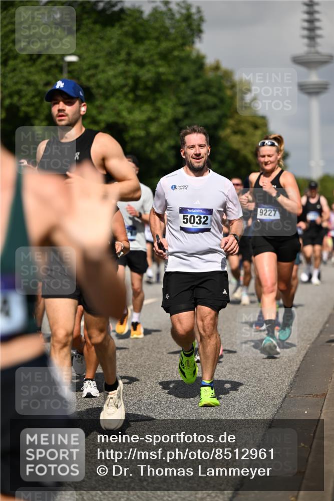 29.06.2025 - hella hamburg halbmarathon Dr. Thomas Lammeyer http://msf.ph/oto/8512961 29.06.2025 10:01:38 Kennedybrücke 1094, 1193, 1258, 1320, 1321, 1335, 1422, 1870, 2138, 2252, 2397, 2444, 2448, 2488, 2946, 3048, 3058, 3096, 3698, 3999, 4379, 4986, 5021, 5032, 5633, 5672, 5820, 5907, 6356, 6374, 6569, 6628, 6776, 7134, 7221, 7478, 7594, 7646, 7724, 7742, 7952, 7973, 8172, 8176, 8413, 8689, 8973, 9145, 9214, 9227, 9739, 9791, 9994, 10368, 10376, 10860, 11143, 11430 meine-sportfotos.de
