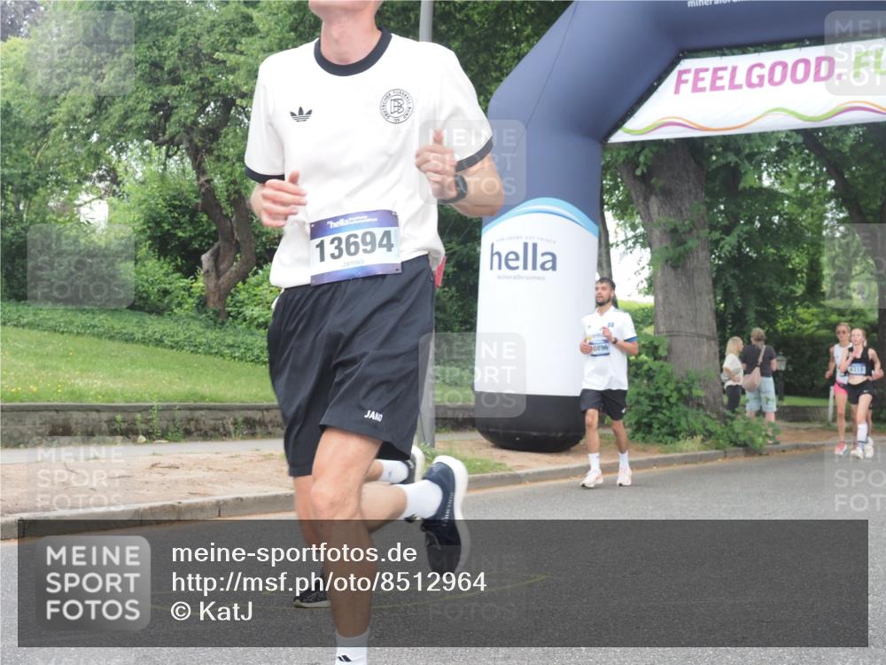 29.06.2025 - hella hamburg halbmarathon KatJ http://msf.ph/oto/8512964 29.06.2025 10:45:09 Zwischen KM18-KM19 2606 meine-sportfotos.de