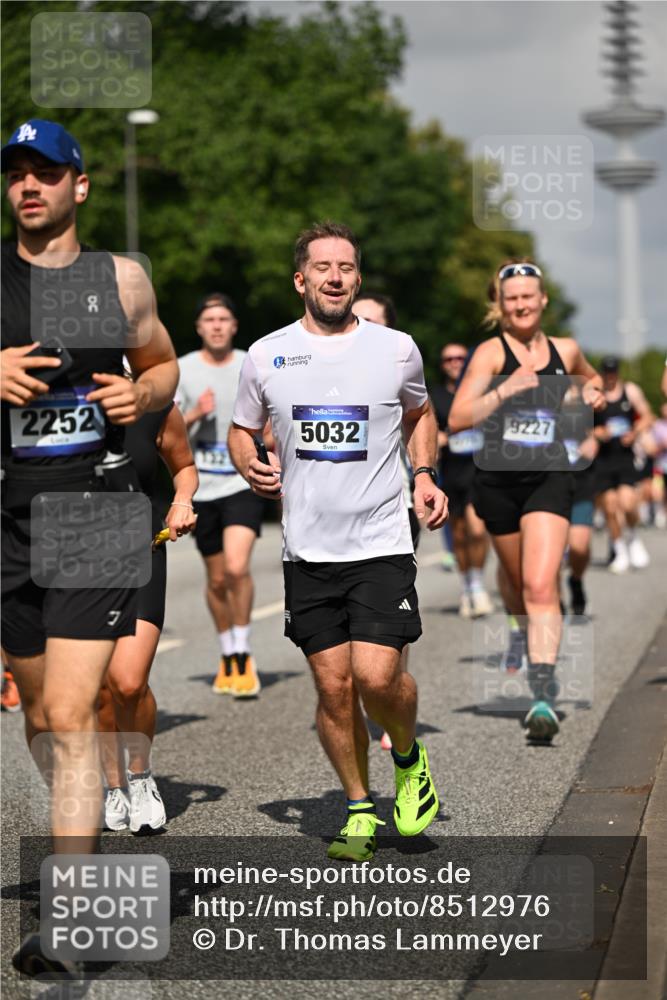 29.06.2025 - hella hamburg halbmarathon Dr. Thomas Lammeyer http://msf.ph/oto/8512976 29.06.2025 10:01:38 Kennedybrücke 1094, 1193, 1258, 1320, 1321, 1335, 1422, 1870, 2138, 2252, 2397, 2444, 2448, 2488, 2946, 3048, 3058, 3096, 3698, 3999, 4379, 4986, 5021, 5032, 5633, 5672, 5820, 5907, 6356, 6374, 6569, 6628, 6776, 7134, 7221, 7478, 7594, 7646, 7724, 7742, 7952, 7973, 8172, 8176, 8413, 8689, 8973, 9145, 9214, 9227, 9739, 9791, 9994, 10368, 10376, 10860, 11143, 11430 meine-sportfotos.de