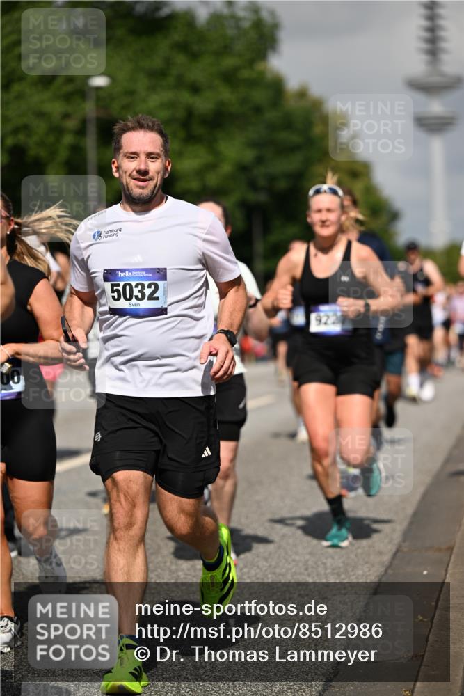 29.06.2025 - hella hamburg halbmarathon Dr. Thomas Lammeyer http://msf.ph/oto/8512986 29.06.2025 10:01:39 Kennedybrücke 1094, 1193, 1258, 1320, 1321, 1335, 1422, 1870, 2138, 2252, 2397, 2444, 2448, 2488, 2946, 3048, 3058, 3096, 3698, 3999, 4379, 4986, 5032, 5633, 5672, 5820, 5907, 6356, 6374, 6569, 6628, 6776, 7134, 7221, 7478, 7594, 7646, 7724, 7742, 7952, 7973, 7976, 8172, 8176, 8413, 8689, 8973, 9145, 9214, 9227, 9739, 9994, 10368, 10376, 10860, 11143, 11430 meine-sportfotos.de