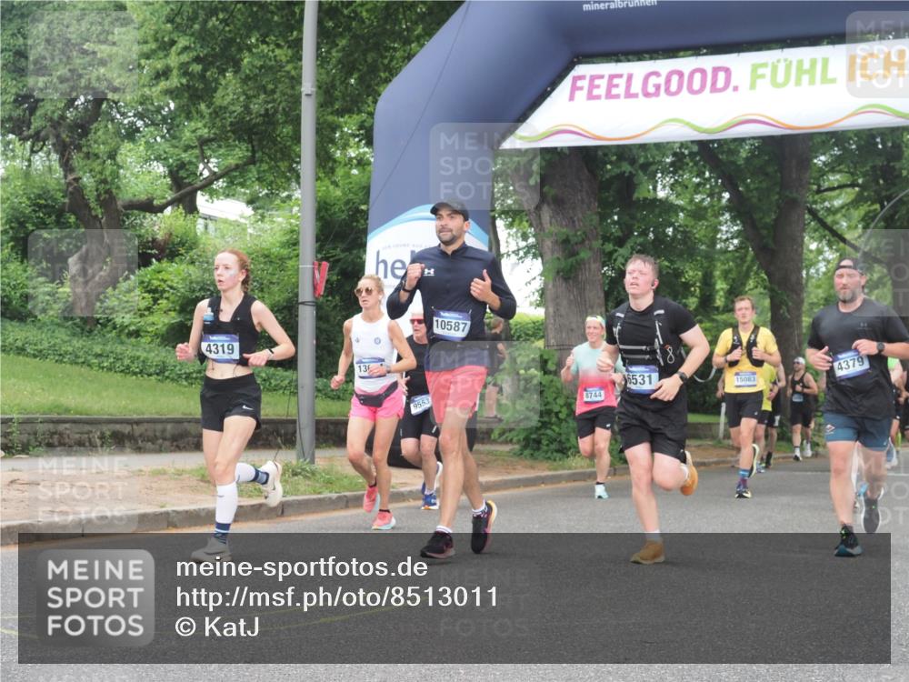 29.06.2025 - hella hamburg halbmarathon KatJ http://msf.ph/oto/8513011 29.06.2025 10:45:13 Zwischen KM18-KM19 4319, 4379, 6531 meine-sportfotos.de