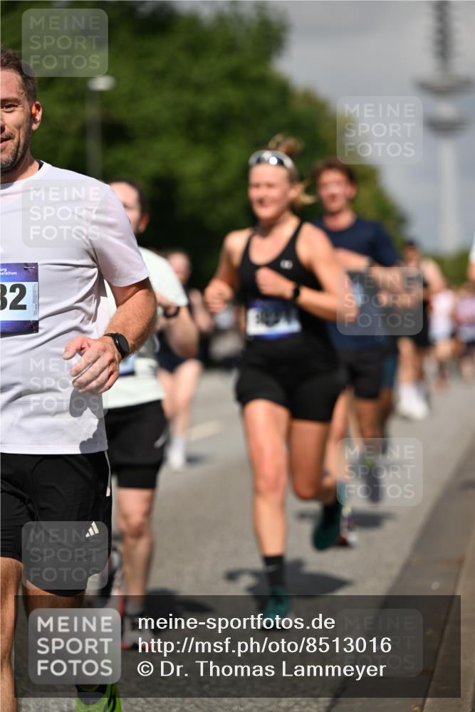 29.06.2025 - hella hamburg halbmarathon Dr. Thomas Lammeyer http://msf.ph/oto/8513016 29.06.2025 10:01:39 Kennedybrücke 1094, 1193, 1258, 1320, 1321, 1335, 1422, 1870, 2138, 2252, 2397, 2444, 2448, 2488, 2946, 3048, 3058, 3096, 3698, 3999, 4379, 4986, 5032, 5633, 5672, 5820, 5907, 6356, 6374, 6569, 6628, 6776, 7134, 7221, 7478, 7594, 7646, 7724, 7742, 7952, 7973, 7976, 8172, 8176, 8413, 8689, 8973, 9145, 9214, 9227, 9739, 9994, 10368, 10376, 10860, 11143, 11430 meine-sportfotos.de