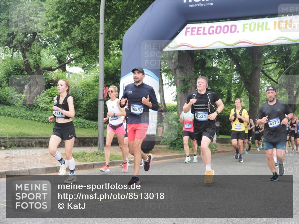 29.06.2025 - hella hamburg halbmarathon KatJ http://msf.ph/oto/8513018 29.06.2025 10:45:13 Zwischen KM18-KM19 4319, 4379, 6531 meine-sportfotos.de