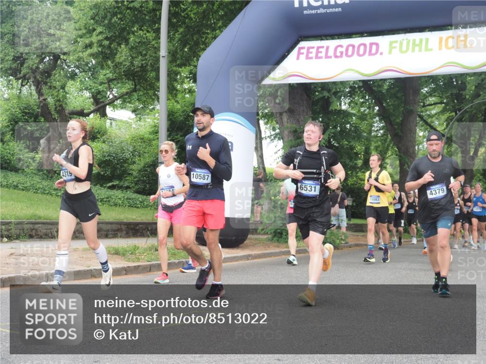 29.06.2025 - hella hamburg halbmarathon KatJ http://msf.ph/oto/8513022 29.06.2025 10:45:13 Zwischen KM18-KM19 4319, 4379, 6531 meine-sportfotos.de