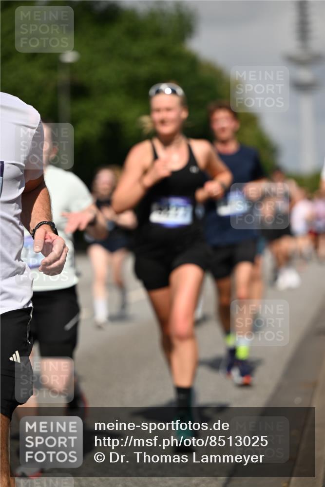 29.06.2025 - hella hamburg halbmarathon Dr. Thomas Lammeyer http://msf.ph/oto/8513025 29.06.2025 10:01:39 Kennedybrücke 1094, 1193, 1258, 1320, 1321, 1335, 1422, 1870, 2138, 2252, 2397, 2444, 2448, 2488, 2946, 3048, 3058, 3096, 3698, 3999, 4379, 4986, 5032, 5633, 5672, 5820, 5907, 6356, 6374, 6569, 6628, 6776, 7134, 7221, 7478, 7594, 7646, 7724, 7742, 7952, 7973, 7976, 8172, 8176, 8413, 8689, 8973, 9145, 9214, 9227, 9739, 9994, 10368, 10376, 10860, 11143, 11430 meine-sportfotos.de