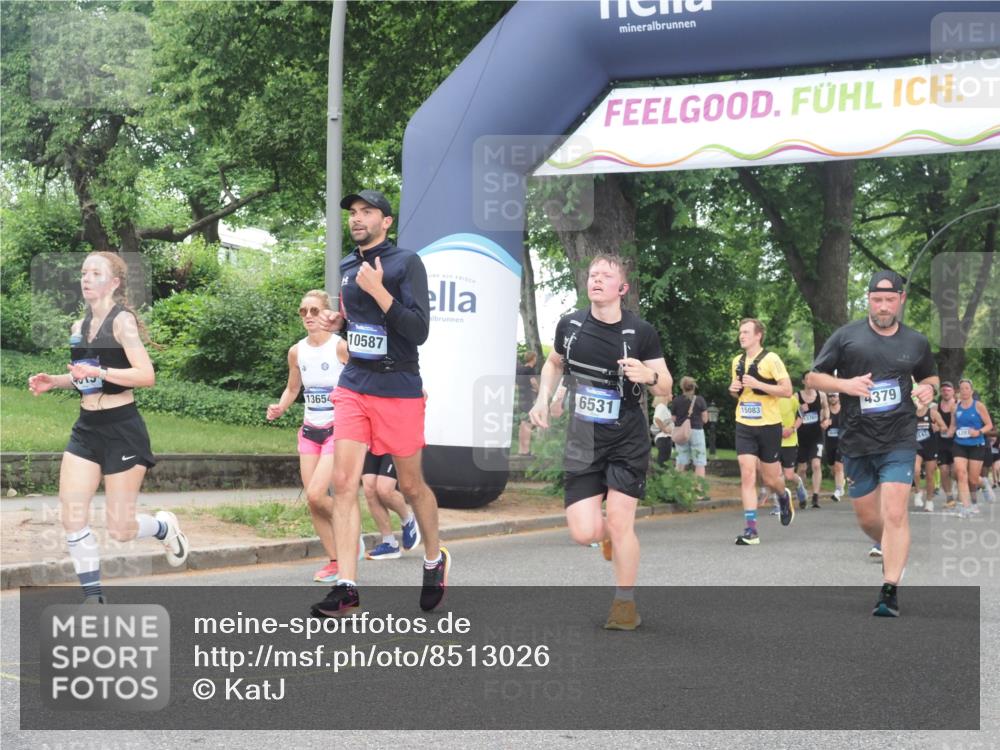29.06.2025 - hella hamburg halbmarathon KatJ http://msf.ph/oto/8513026 29.06.2025 10:45:13 Zwischen KM18-KM19 4319, 4379, 6531 meine-sportfotos.de