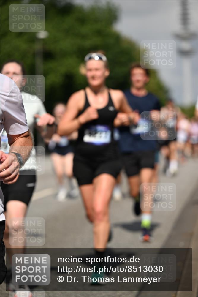 29.06.2025 - hella hamburg halbmarathon Dr. Thomas Lammeyer http://msf.ph/oto/8513030 29.06.2025 10:01:40 Kennedybrücke 1094, 1193, 1258, 1320, 1321, 1335, 1422, 1563, 1870, 2138, 2252, 2397, 2444, 2448, 2488, 2612, 2946, 3048, 3058, 3096, 3698, 3999, 4379, 4986, 5032, 5633, 5672, 5907, 6356, 6374, 6569, 6628, 6776, 7134, 7221, 7478, 7594, 7646, 7724, 7742, 7952, 7973, 7976, 8172, 8176, 8689, 8973, 9145, 9214, 9227, 9739, 9994, 10368, 10376, 10860, 11143, 11430 meine-sportfotos.de