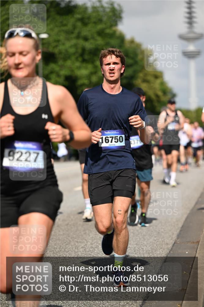29.06.2025 - hella hamburg halbmarathon Dr. Thomas Lammeyer http://msf.ph/oto/8513056 29.06.2025 10:01:40 Kennedybrücke 1094, 1193, 1258, 1320, 1321, 1335, 1422, 1563, 1870, 2138, 2252, 2397, 2444, 2448, 2488, 2612, 2946, 3048, 3058, 3096, 3698, 3999, 4379, 4986, 5032, 5633, 5672, 5907, 6356, 6374, 6569, 6628, 6776, 7134, 7221, 7478, 7594, 7646, 7724, 7742, 7952, 7973, 7976, 8172, 8176, 8689, 8973, 9145, 9214, 9227, 9739, 9994, 10368, 10376, 10860, 11143, 11430 meine-sportfotos.de