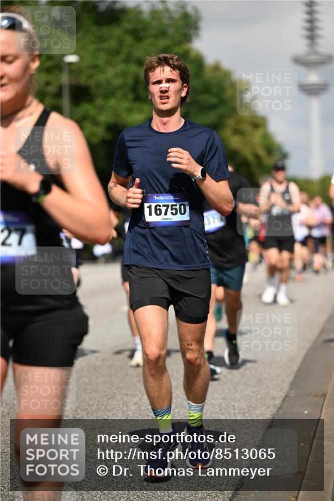 29.06.2025 - hella hamburg halbmarathon Dr. Thomas Lammeyer http://msf.ph/oto/8513065 29.06.2025 10:01:41 Kennedybrücke 1094, 1193, 1258, 1320, 1321, 1335, 1422, 1563, 1870, 2252, 2397, 2444, 2448, 2488, 2612, 2636, 2946, 3048, 3058, 3096, 3698, 3999, 4379, 4814, 4986, 5032, 5633, 5672, 5907, 6356, 6374, 6569, 6628, 6776, 7134, 7478, 7594, 7646, 7724, 7742, 7952, 7973, 7976, 8172, 8176, 8689, 8973, 9145, 9214, 9227, 9739, 10368, 10376, 10860, 11143, 11430 meine-sportfotos.de