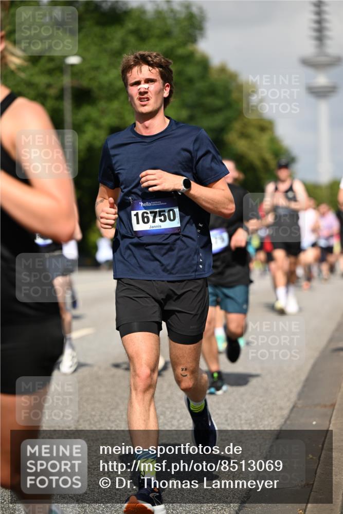 29.06.2025 - hella hamburg halbmarathon Dr. Thomas Lammeyer http://msf.ph/oto/8513069 29.06.2025 10:01:41 Kennedybrücke 1094, 1193, 1258, 1320, 1321, 1335, 1422, 1563, 1870, 2252, 2397, 2444, 2448, 2488, 2612, 2636, 2946, 3048, 3058, 3096, 3698, 3999, 4379, 4814, 4986, 5032, 5633, 5672, 5907, 6356, 6374, 6569, 6628, 6776, 7134, 7478, 7594, 7646, 7724, 7742, 7952, 7973, 7976, 8172, 8176, 8689, 8973, 9145, 9214, 9227, 9739, 10368, 10376, 10860, 11143, 11430 meine-sportfotos.de
