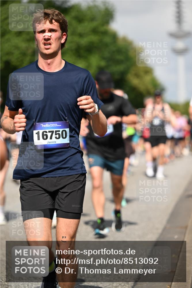 29.06.2025 - hella hamburg halbmarathon Dr. Thomas Lammeyer http://msf.ph/oto/8513092 29.06.2025 10:01:41 Kennedybrücke 1094, 1193, 1258, 1320, 1321, 1335, 1422, 1563, 1870, 2252, 2397, 2444, 2448, 2488, 2612, 2636, 2946, 3048, 3058, 3096, 3698, 3999, 4379, 4814, 4986, 5032, 5633, 5672, 5907, 6356, 6374, 6569, 6628, 6776, 7134, 7478, 7594, 7646, 7724, 7742, 7952, 7973, 7976, 8172, 8176, 8689, 8973, 9145, 9214, 9227, 9739, 10368, 10376, 10860, 11143, 11430 meine-sportfotos.de