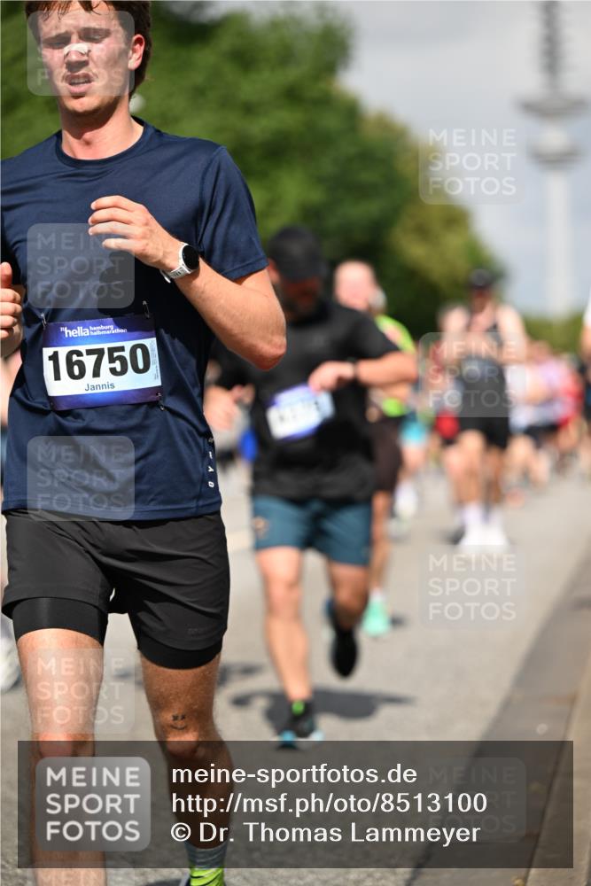 29.06.2025 - hella hamburg halbmarathon Dr. Thomas Lammeyer http://msf.ph/oto/8513100 29.06.2025 10:01:41 Kennedybrücke 1094, 1193, 1258, 1320, 1321, 1335, 1422, 1563, 1870, 2252, 2397, 2444, 2448, 2488, 2612, 2636, 2946, 3048, 3058, 3096, 3698, 3999, 4379, 4814, 4986, 5032, 5633, 5672, 5907, 6356, 6374, 6569, 6628, 6776, 7134, 7478, 7594, 7646, 7724, 7742, 7952, 7973, 7976, 8172, 8176, 8689, 8973, 9145, 9214, 9227, 9739, 10368, 10376, 10860, 11143, 11430 meine-sportfotos.de