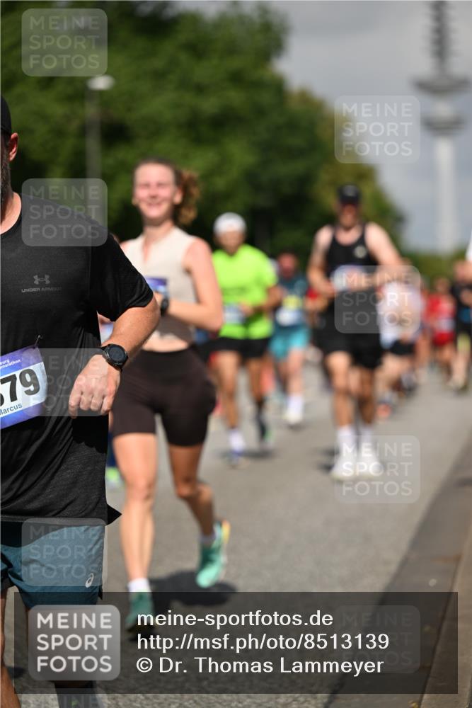 29.06.2025 - hella hamburg halbmarathon Dr. Thomas Lammeyer http://msf.ph/oto/8513139 29.06.2025 10:01:43 Kennedybrücke 1094, 1179, 1193, 1258, 1320, 1321, 1335, 1422, 1563, 1870, 2252, 2397, 2448, 2488, 2612, 2636, 2946, 3048, 3058, 3999, 4379, 4814, 4986, 5032, 5093, 5633, 5672, 5907, 6356, 6374, 6569, 6628, 6776, 7134, 7478, 7594, 7646, 7724, 7742, 7952, 7973, 7976, 8172, 8176, 8689, 8973, 9065, 9145, 9214, 9227, 9835, 10368, 10376, 10860, 11217 meine-sportfotos.de