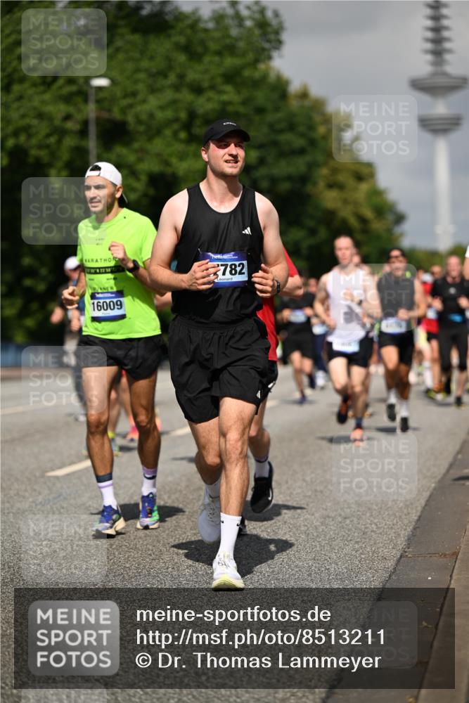 29.06.2025 - hella hamburg halbmarathon Dr. Thomas Lammeyer http://msf.ph/oto/8513211 29.06.2025 10:01:45 Kennedybrücke 1179, 1193, 1258, 1320, 1321, 1335, 1422, 1563, 1870, 2252, 2397, 2448, 2488, 2612, 2636, 2946, 3048, 3058, 3251, 3999, 4379, 4814, 4986, 5032, 5093, 5633, 5672, 6356, 6374, 6569, 6628, 6776, 7134, 7478, 7594, 7646, 7724, 7742, 7952, 7973, 7976, 8176, 8508, 8689, 8973, 9057, 9065, 9145, 9214, 9227, 9656, 9835, 10860, 11208, 11217 meine-sportfotos.de